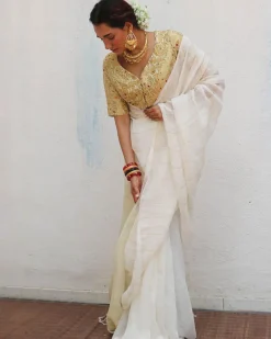 Ammini Handwoven Linen Zari Saree - Onam