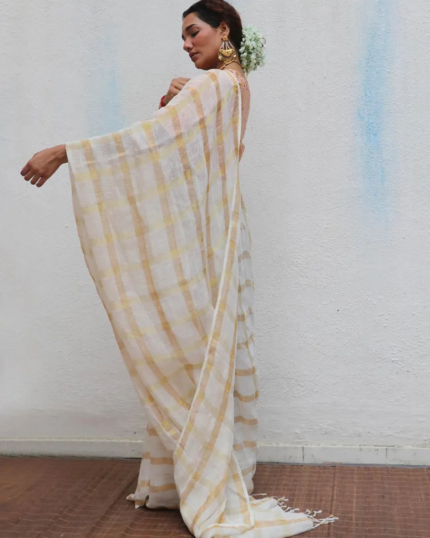 Devaki Handwoven Linen Zari Saree - Onam