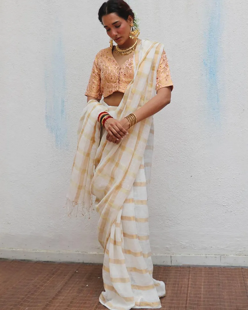 Devaki Handwoven Linen Zari Saree - Onam