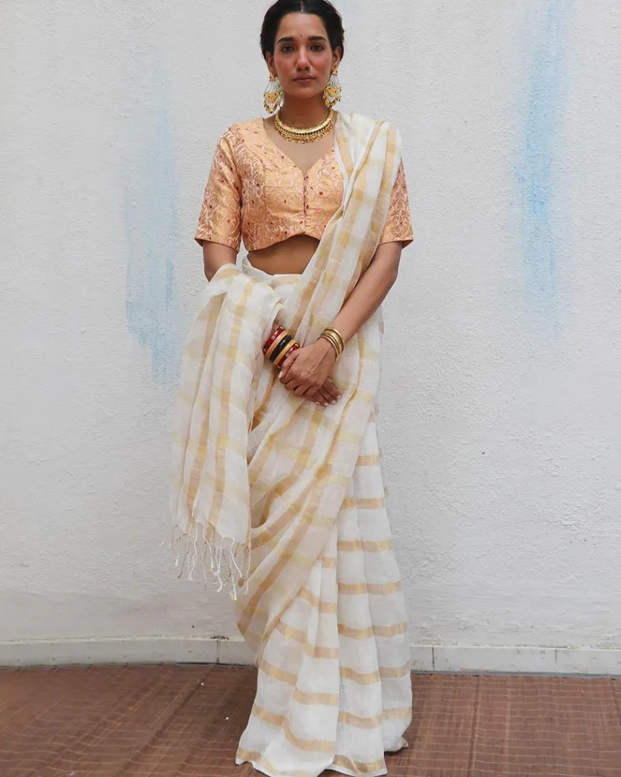 Devaki Handwoven Linen Zari Saree - Onam