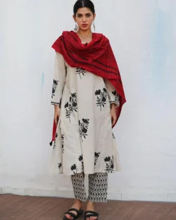Gaia Blockprinted Cotton Dupatta - NOMAD