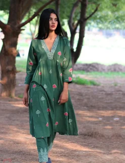 Green Handprinted Pure Cotton Kurti Set Of 2-Slow