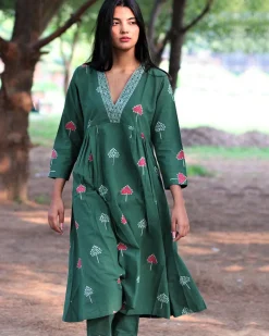 Green Handprinted Pure Cotton Kurti Set Of 2-Slow