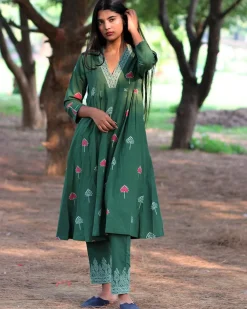 Green Handprinted Pure Cotton Kurti Set Of 2-Slow