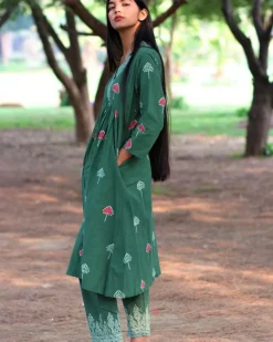Green Handprinted Pure Cotton Kurti Set Of 2-Slow