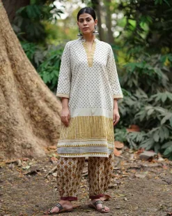 Gulabi Shaam Tu Ivory Block Printed Cotton Kurti - WW