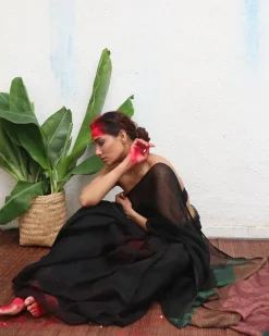 Kalavati Handwoven Linen Saree - Kaali