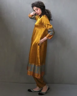 Mariglow Handprinted Mashru Silk Kurta Set