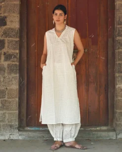 Quiet Tusk Ivory Block Printed Kurti - SFD