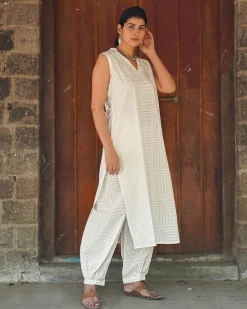 Quiet Tusk Ivory Block Printed Kurti - SFD