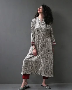 Saanjh Handprinted Mashru Silk Kurta Set