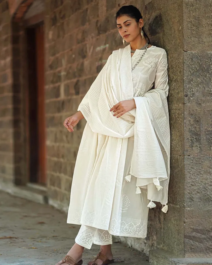 Swan’s Breath Ivory Block Printed Dupatta - SFD