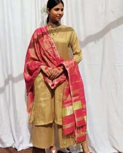 Swetambhara Handwoven Cotton Zari Kurta Set - Zari