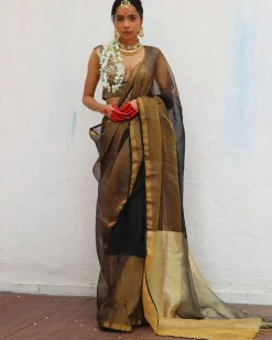 Urvashi Handwoven Linen Zari Saree