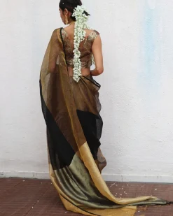 Urvashi Handwoven Linen Zari Saree