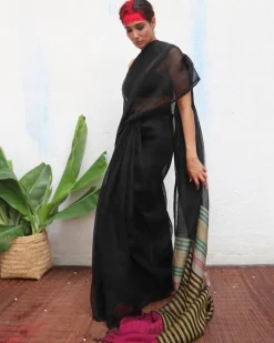 Vajrangi Handwoven Linen Saree - Kaali