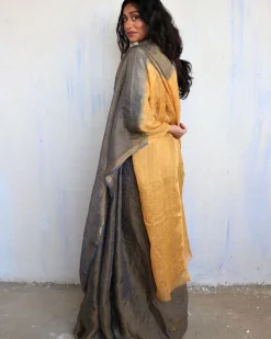 Vidhu Handwoven Linen Saree-Melting Moon