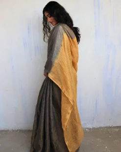 Vidhu Handwoven Linen Saree-Melting Moon