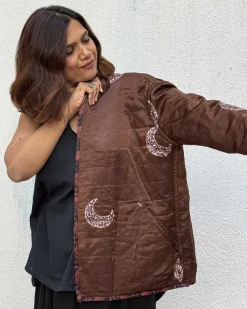 Willow Wrap Mashru Silk Reversible Quilted Jacket