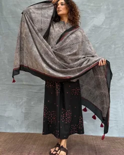 Winter’s Veil Blockprinted Cotton Dupatta