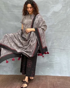 Winter’s Veil Blockprinted Cotton Dupatta